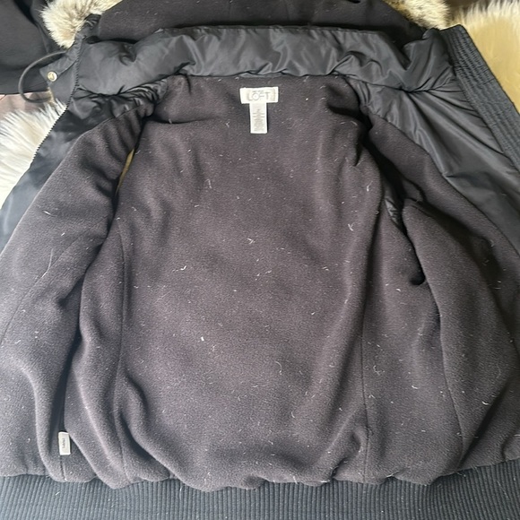 Ann Taylor LOFT  Lined winter vest w/ detachable fur lined Trim size Medium - Picture 5 of 8